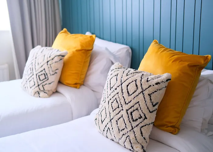 The Martello 2* Bray