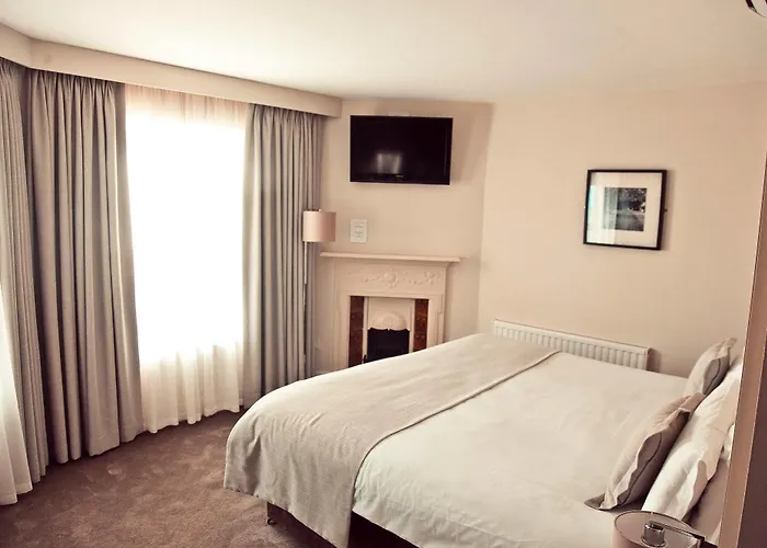 The Martello 2* Bray